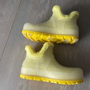Ugg Raincloud  clear boots, size 7, new